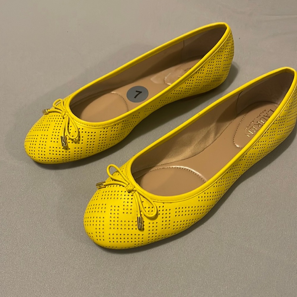 LAUREN Ralph Lauren  womens size 7” flat  shoes
